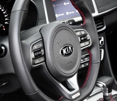 Kia Optima رابعاً، سيدان — عجلة القيادة