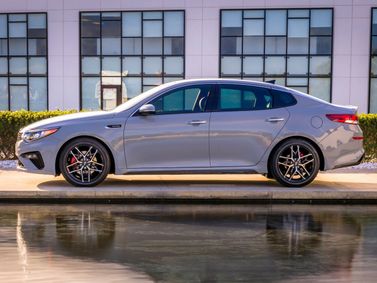 Kia Optima فيس ليفت IV، سيدان — منظر من الجانب الأيسر