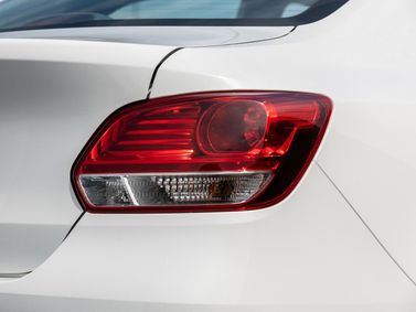 Kia Pegas، سيدان — المصباح الخلفي