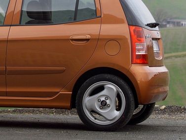 Kia Picanto I، هاتشباك 5 أبواب — منظر خلفي أيمن