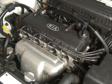 Kia Rio أنا فيس ليفت، سيدان — حجرة المحرك