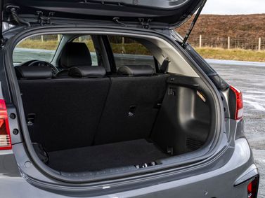 Kia Rio فيس ليفت IV (SC)، هاتشباك 5 أبواب — حجرة الأمتعة