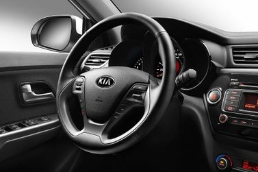 Kia Rio ثالثاً فيس ليفت، هاتشباك 5 أبواب — منطقة السائق