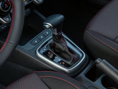 Kia Rio IV (FB) Рестайлинг, Хэтчбек 5 дв. X — селектор коробки передач