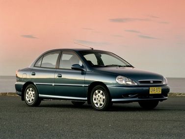 Kia Rio I، سيدان — منظر أمامي أيمن