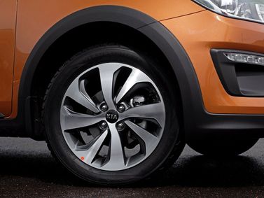 Kia Rio رابعاً، هاتشباك 5 أبواب X-Line — جنط العجلة