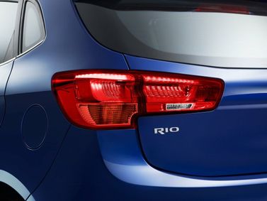 Kia Rio ثالثاً فيس ليفت، هاتشباك 5 أبواب — المصباح الخلفي