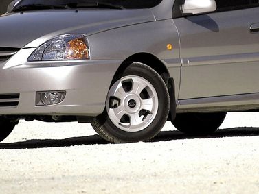 Kia Rio أنا فيس ليفت، واجون 5 أبواب — منظر أمامي أيمن