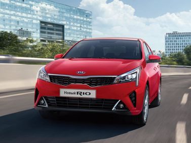 Kia Rio IV (FB) Рестайлинг, Седан — вид спереди справа
