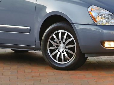 Kia Sedona فيس ليفت الثاني، ميني فان SWB — جنط العجلة