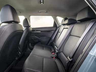 Kia Seltos أنا فيس ليفت، دفع رباعي 5 أبواب — المقاعد الخلفية