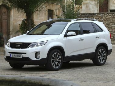 Kia Sorento II Рестайлинг, Внедорожник 5 дв. — вид спереди справа