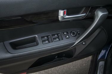 Kia Sorento II Рестайлинг, Внедорожник 5 дв. — деталь интерьера