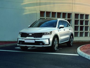 Kia Sorento IV, Внедорожник 5 дв. — вид спереди справа