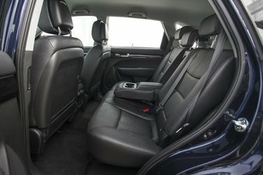 Kia Sorento II Рестайлинг, Внедорожник 5 дв. — задние сиденья
