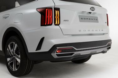 Kia Sorento IV, Внедорожник 5 дв. — вид сзади справа