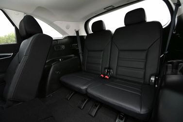 Kia Sorento ثالثًا رئيس الوزراء، دفع رباعي 5 أبواب Prime — مقاعد الصف الثالث