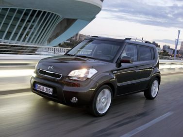 Kia Soul I، هاتشباك 5 أبواب — منظر أمامي أيمن