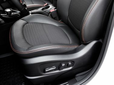 Kia Soul II Рестайлинг, Хэтчбек 5 дв. — передние сиденья