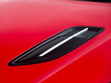 Kia Stinger I، ليفتباك — الجزء الأمامي من السيارة عن قرب