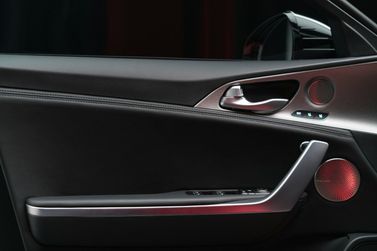Kia Stinger I، ليفتباك — تفصيل داخلي