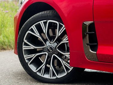 Kia Stinger I، ليفتباك — جنط العجلة