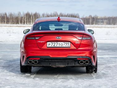 Kia Stinger I Рестайлинг, Лифтбэк — вид сзади