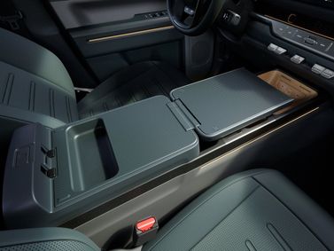 Kia Tasman، بيك أب بكابينة مزدوجة — الكونسول الوسطي