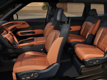 Kia Telluride II، دفع رباعي 5 أبواب — المقاعد الأمامية