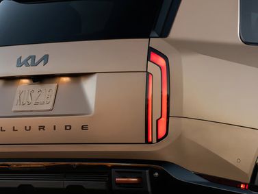 Kia Telluride II، دفع رباعي 5 أبواب — الجزء الخلفي من السيارة عن قرب