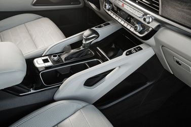 Kia Telluride I, Внедорожник 5 дв. — центральная консоль