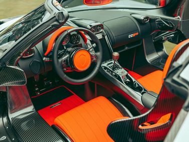 Koenigsegg CC850، تارغا — منطقة السائق