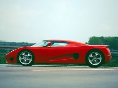 Koenigsegg CC8S، كوبيه — منظر من الجانب الأيسر