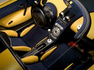 Koenigsegg CCR، كوبيه — منطقة السائق
