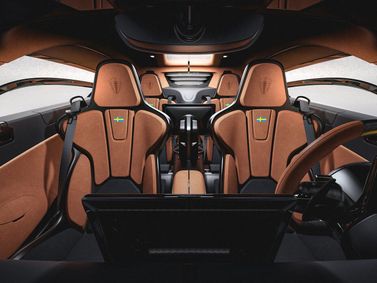 Koenigsegg Gemera، كوبيه — المقاعد الأمامية
