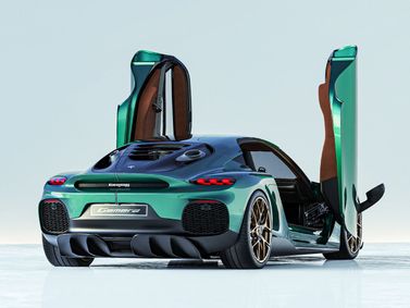 Koenigsegg Gemera، كوبيه — منظر خلفي بزاوية ثلاثة أرباع
