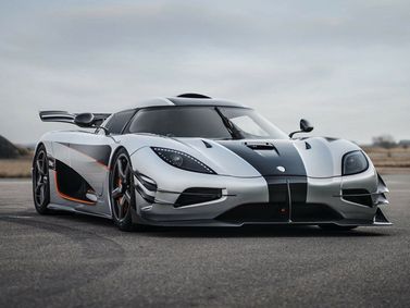 Koenigsegg One:1، كوبيه — منظر أمامي أيمن
