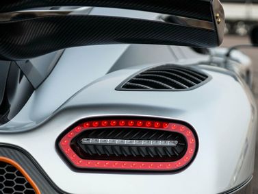 Koenigsegg One:1، كوبيه — المصباح الخلفي