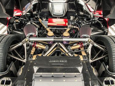 Koenigsegg Regera I، تارغا — حجرة المحرك