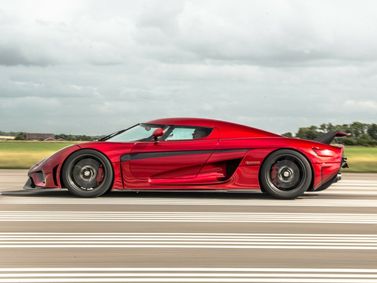 Koenigsegg Regera I، تارغا — منظر من الجانب الأيمن