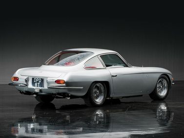 Lamborghini 350/400 GT، كوبيه 350 GT — منظر خلفي بزاوية ثلاثة أرباع