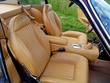 Lamborghini 350/400 GT، كوبيه 350 GT — المقاعد الأمامية