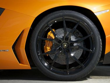 Lamborghini Aventador I، رودستر — جنط العجلة
