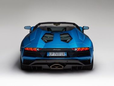 Lamborghini Aventador أنا فيس ليفت، رودستر — منظر خلفي