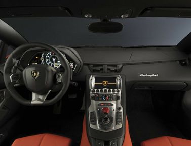 Lamborghini Aventador I، كوبيه — لوحة القيادة