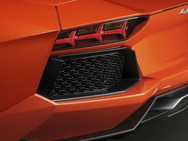 Lamborghini Aventador I، كوبيه — الجزء الخلفي من السيارة عن قرب