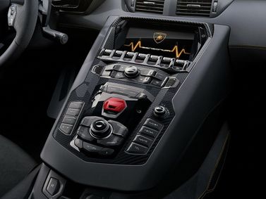 Lamborghini Aventador أنا فيس ليفت، كوبيه — الكونسول الوسطي