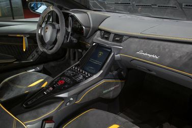 Lamborghini Centenario I، كوبيه — لوحة القيادة