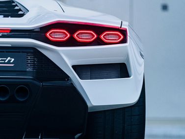 Lamborghini Countach LPI 800-4، كوبيه — المصباح الخلفي