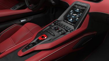 Lamborghini Countach LPI 800-4، كوبيه — الكونسول الوسطي